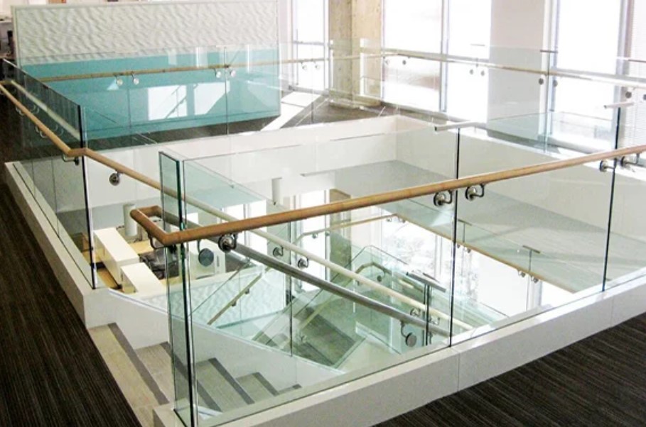 Balustrade & Glass Railing, Dubai – Structural Tempered-Laminated Glass Balustrades for Stairs, Balconies & Terraces by INFOCUS Glass & Aluminium Works, UAE